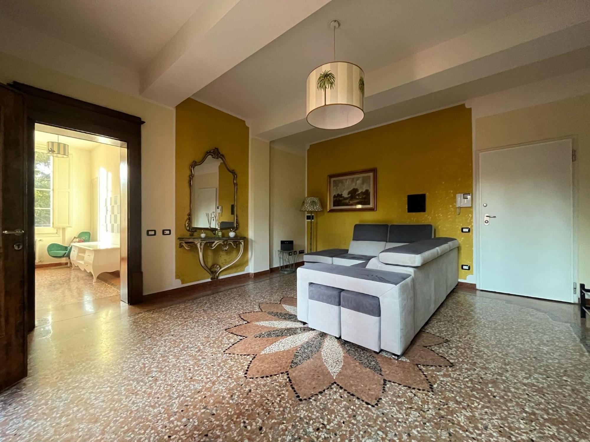 Saragozza Flat & Secret Garden Apartment Болоня Екстериор снимка
