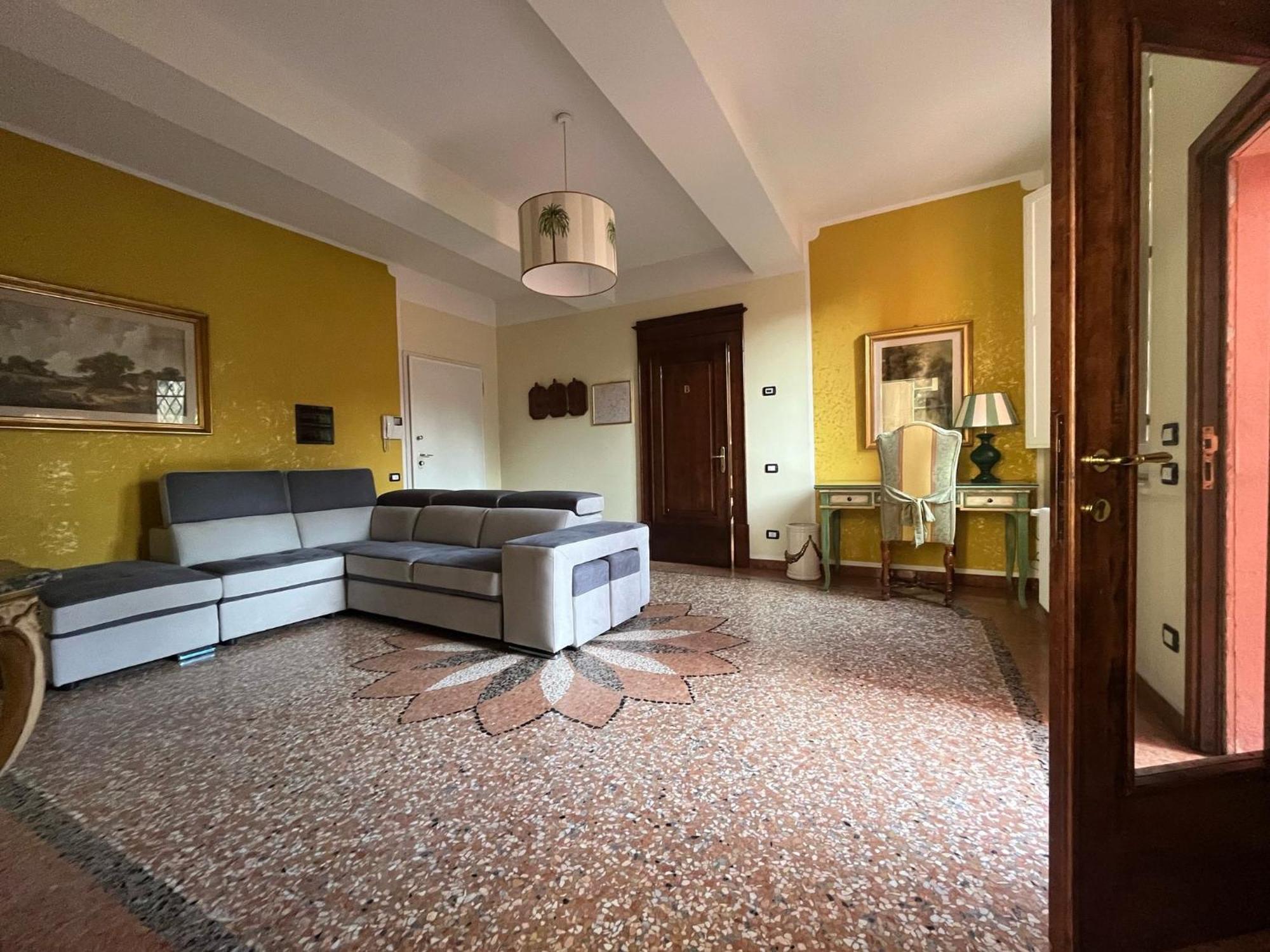 Saragozza Flat & Secret Garden Apartment Болоня Екстериор снимка